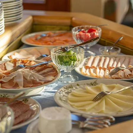 Stadt-gut-hotel Filderhotel 3*